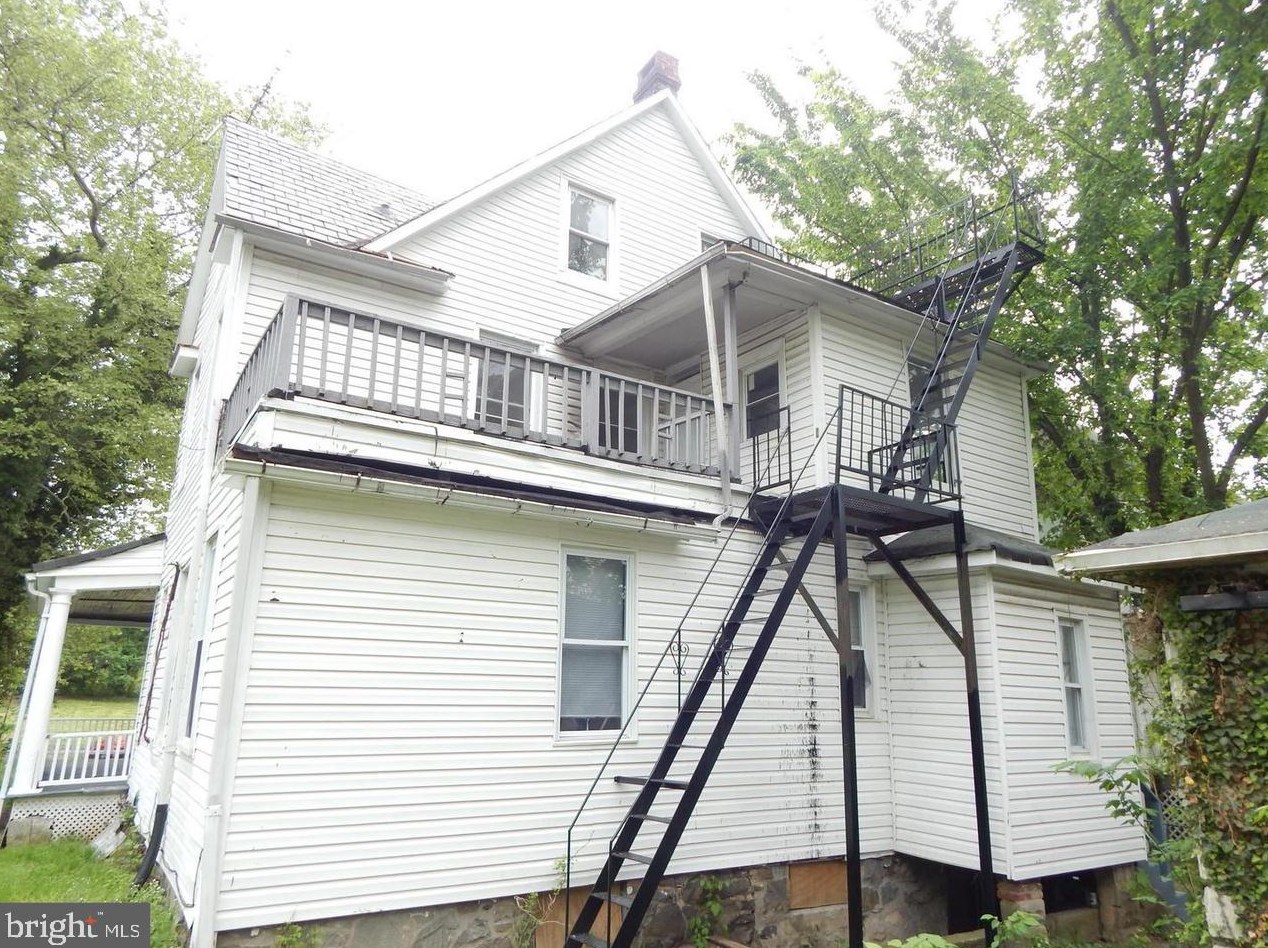 2210 Allendale Rd, Baltimore, MD 21216-2523