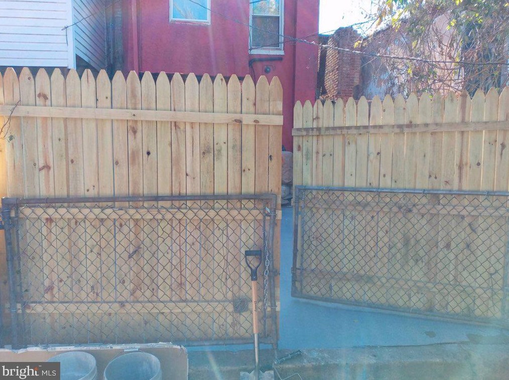 2273 Reisterstown Rd, Baltimore MD  21217-1950 exterior