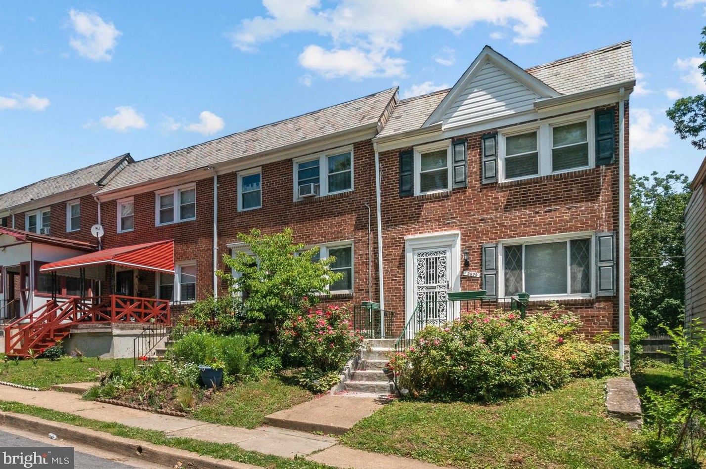 3929 Frisby St, Baltimore, MD 21218-1906