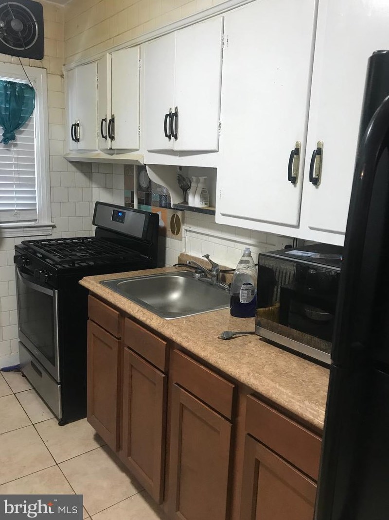 30 Abington Ave, Baltimore MD  21229-3702 exterior