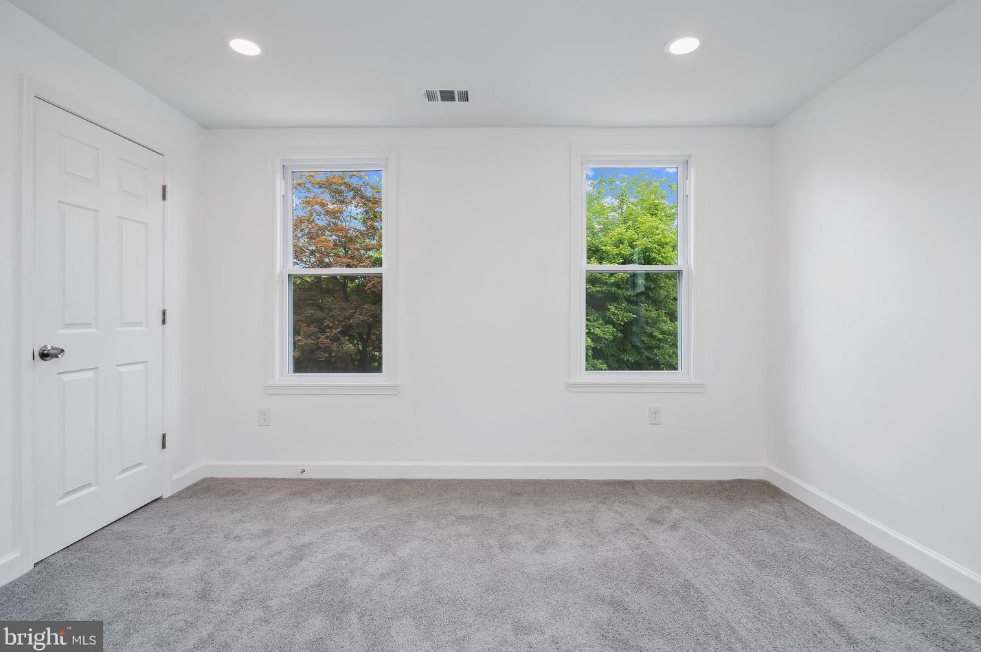 512 Rossiter Ave, Baltimore MD  21212-4507 exterior