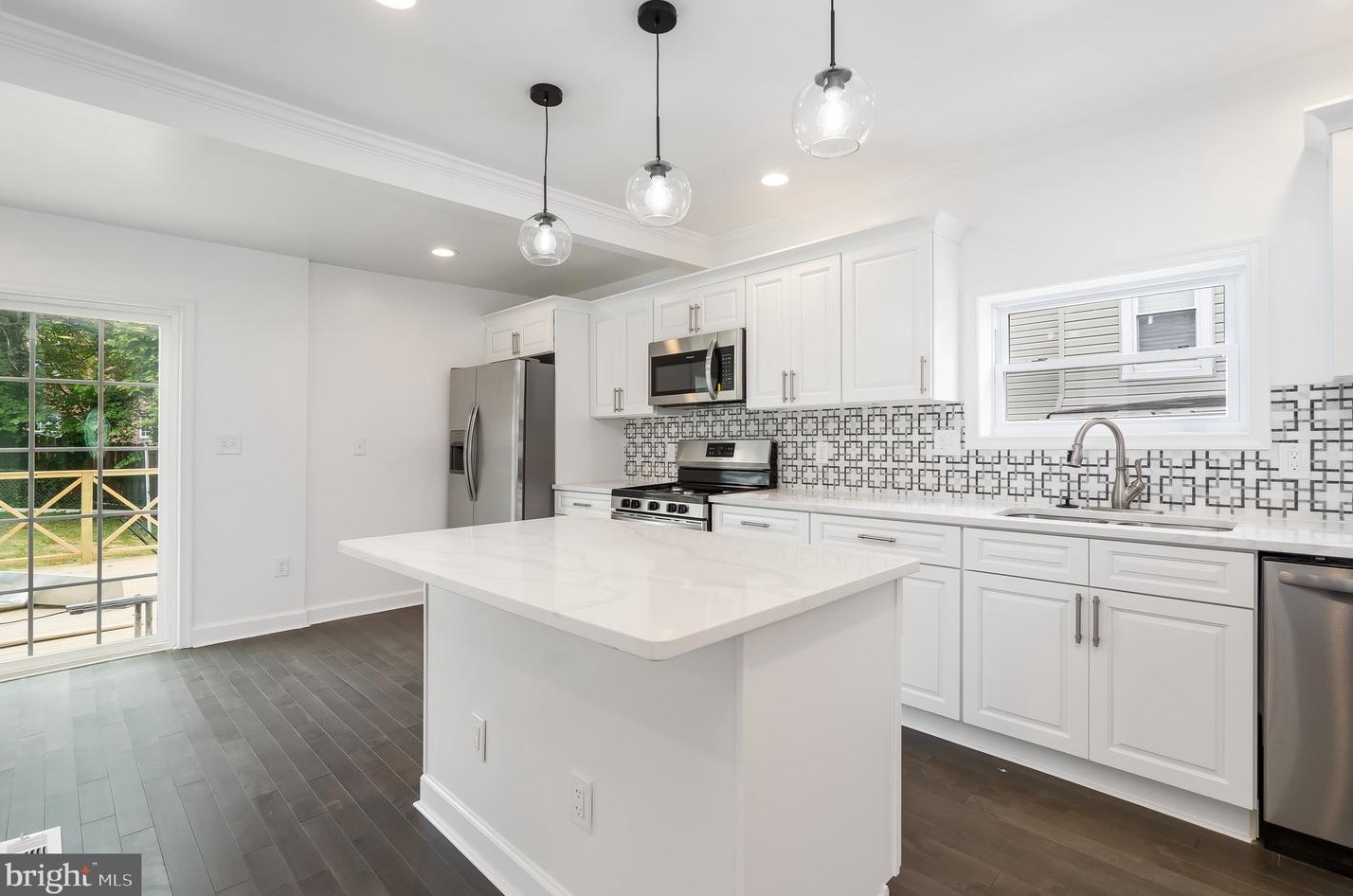 512 Rossiter Ave, Baltimore MD  21212-4507 exterior