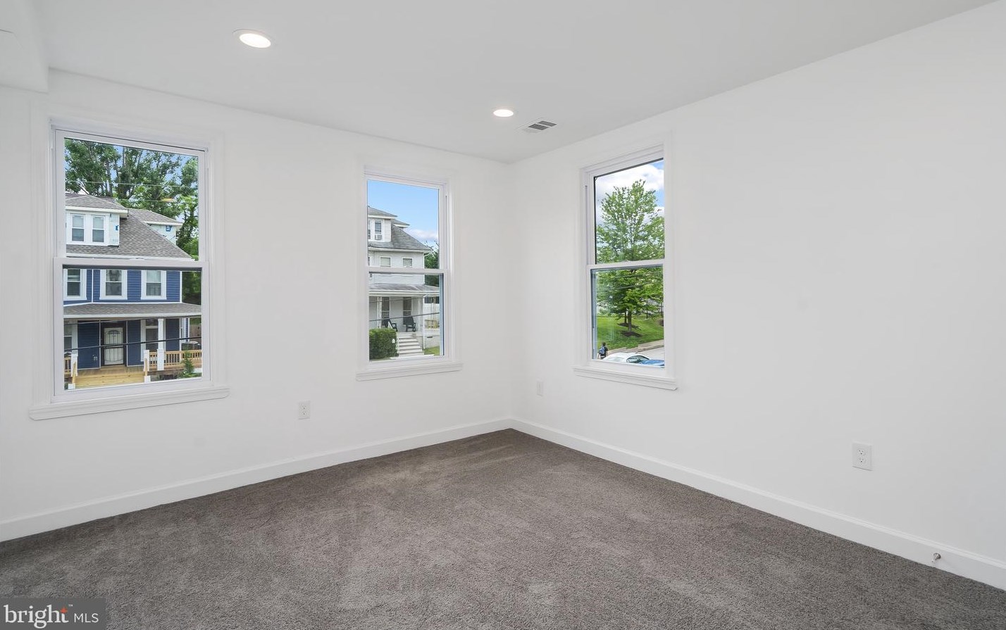 512 Rossiter Ave, Baltimore MD  21212-4507 exterior