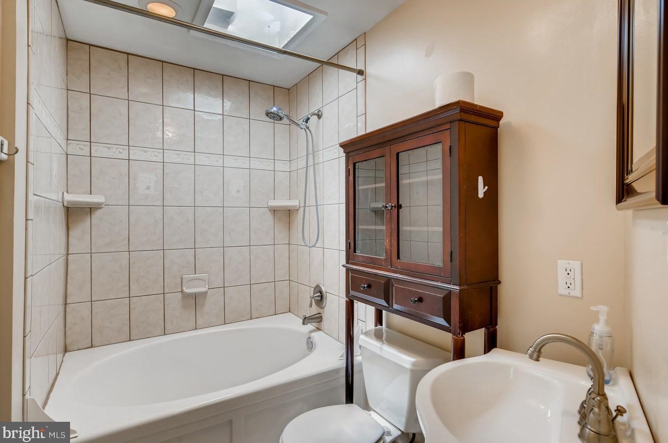 713 Baylis St, Baltimore, MD 21224-4102