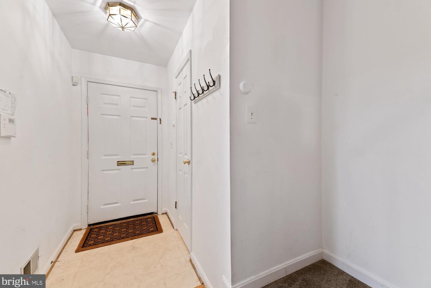 212 Roundhouse Ct, Baltimore, MD 21230-2100