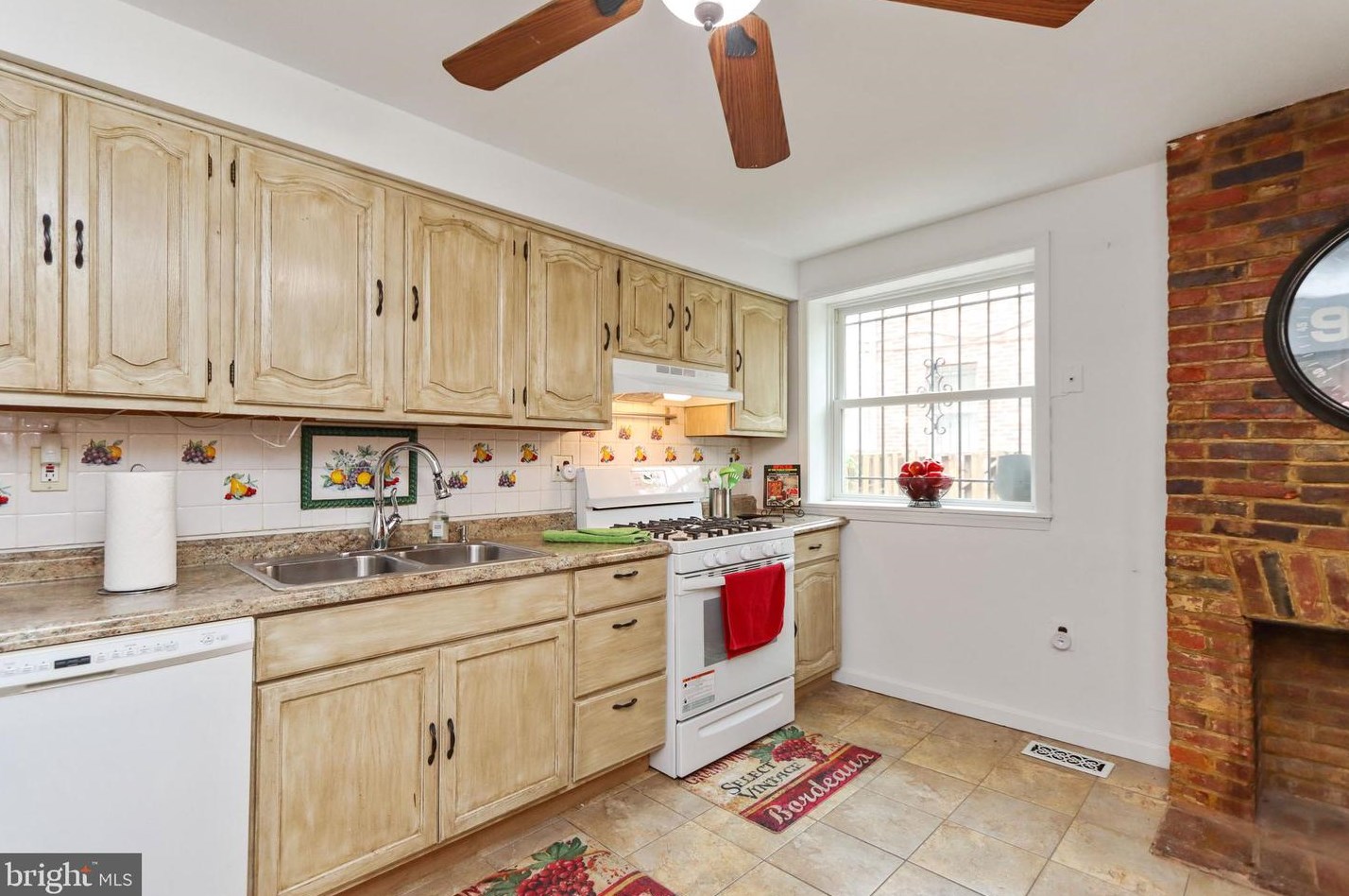 660 Portland St, Baltimore MD  21230-2220 exterior