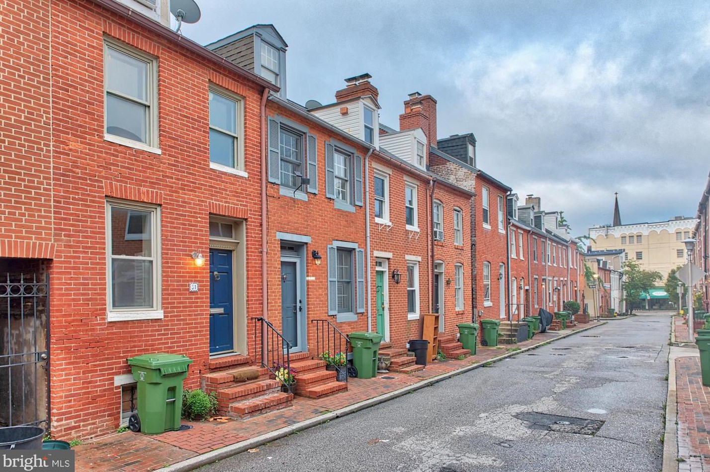 31 Hamburg St, Baltimore, MD 21230-4035