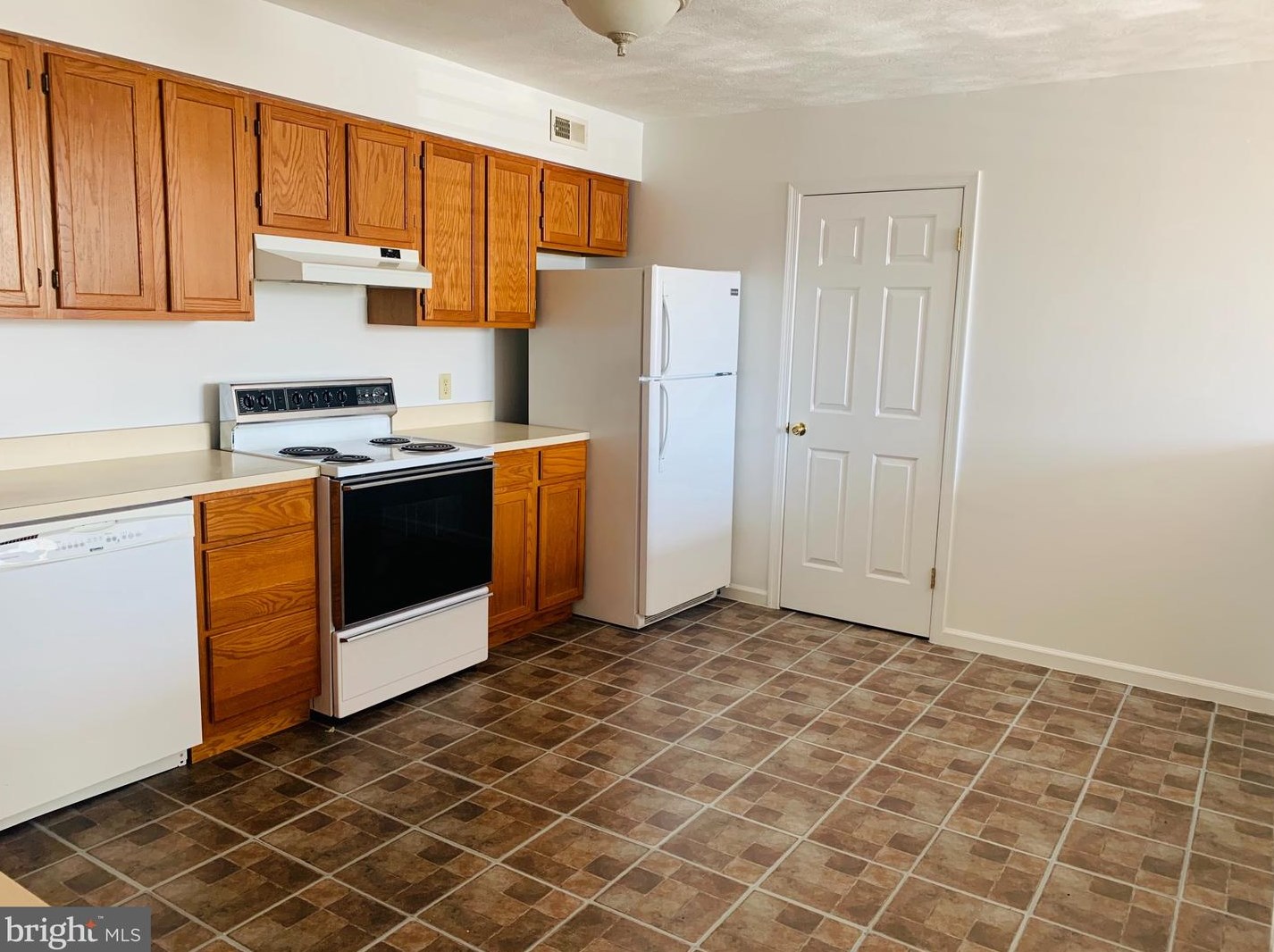 215 S Eaton St Apt 1b, Baltimore, MD