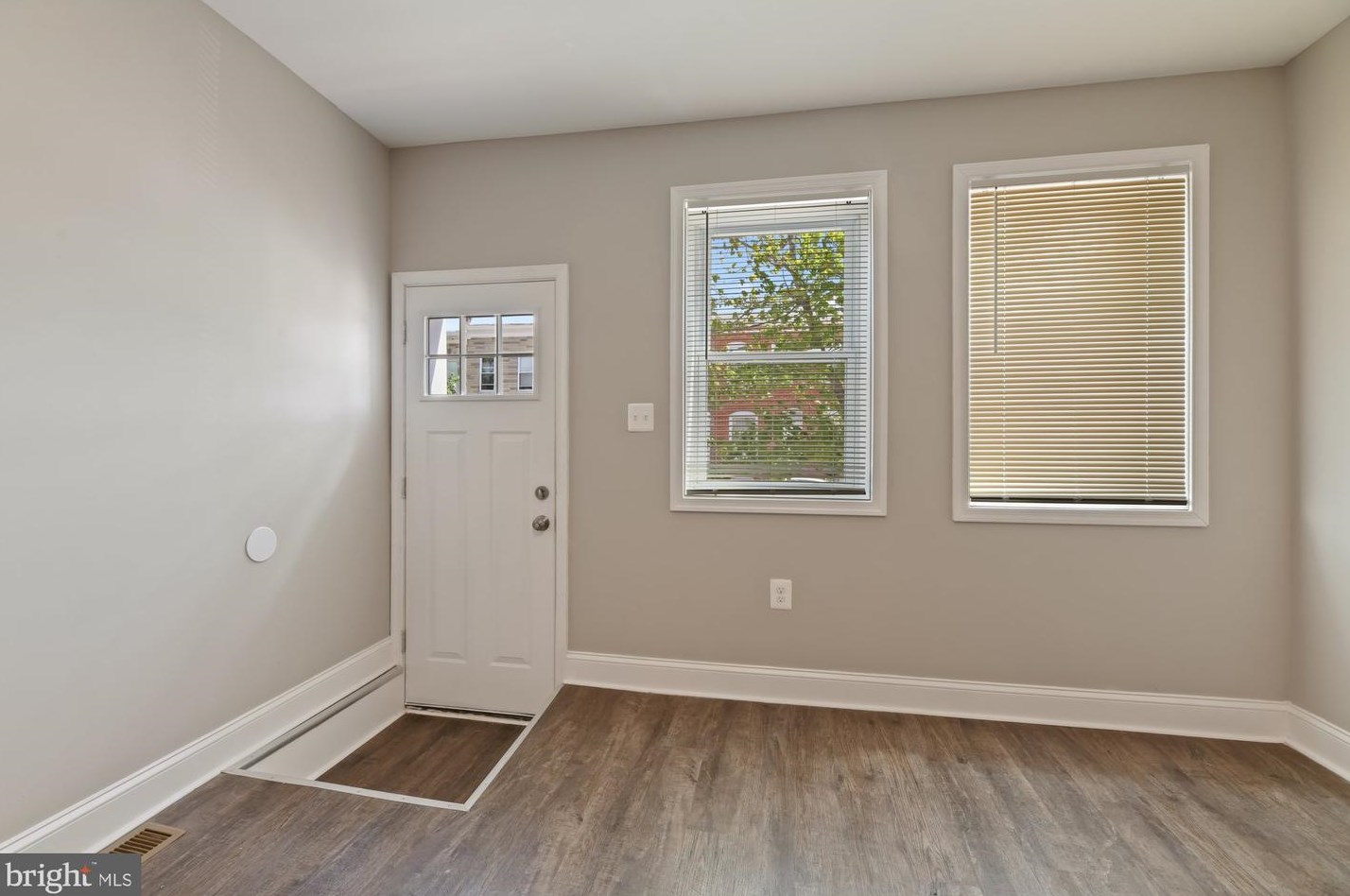 506 Montford Ave, Baltimore MD  21205-2523 exterior