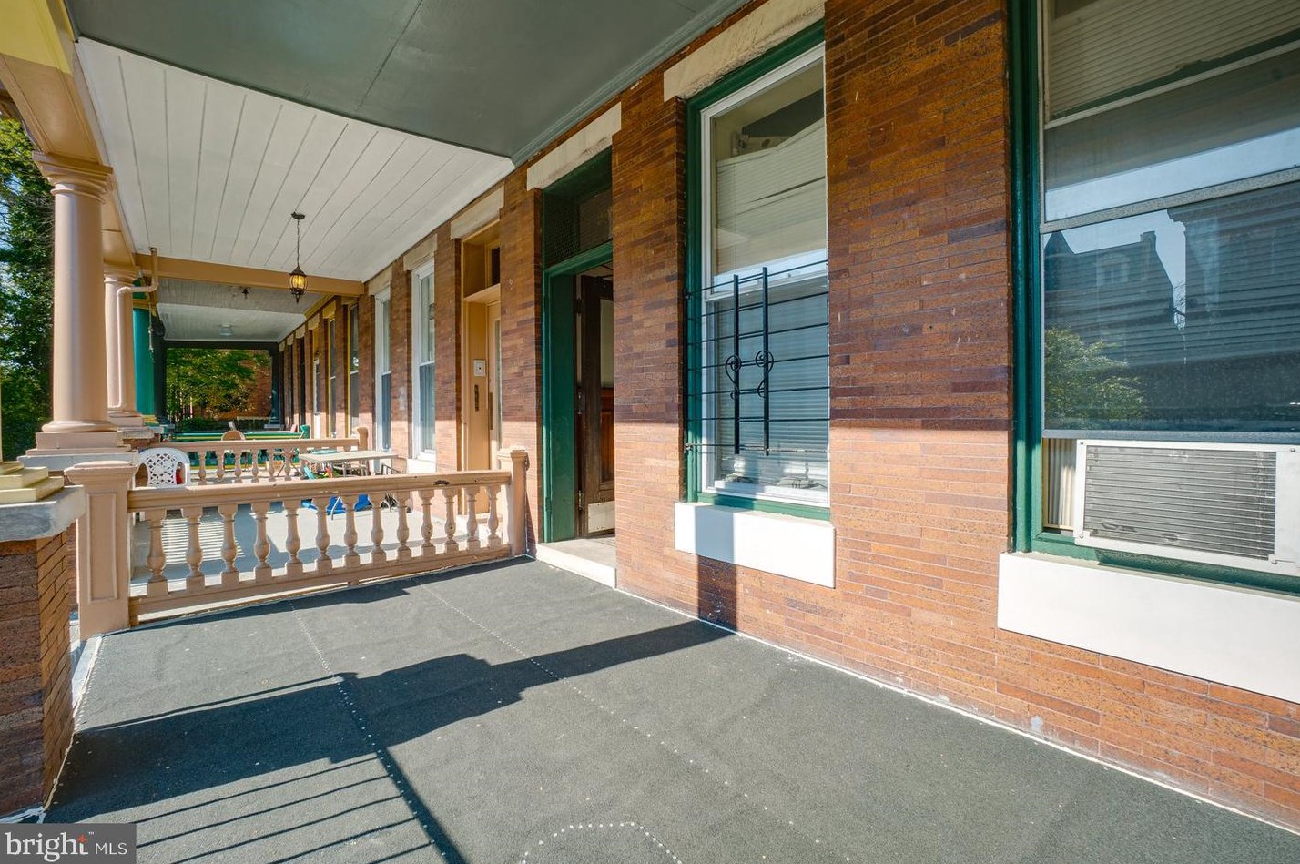 2908 Calvert St, Baltimore MD  21218-3702 exterior