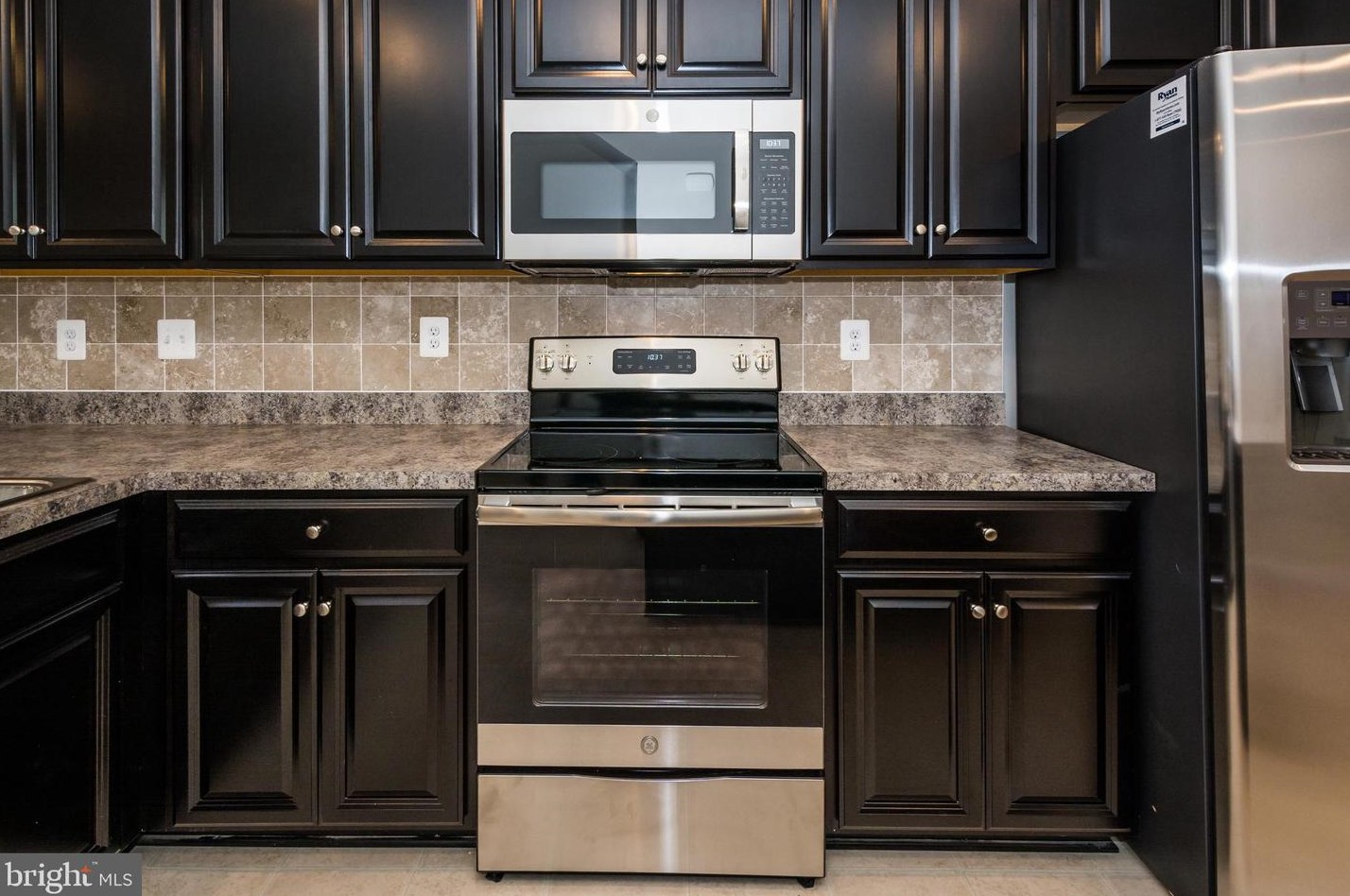 208 Macon St, Baltimore, MD 21224-2627