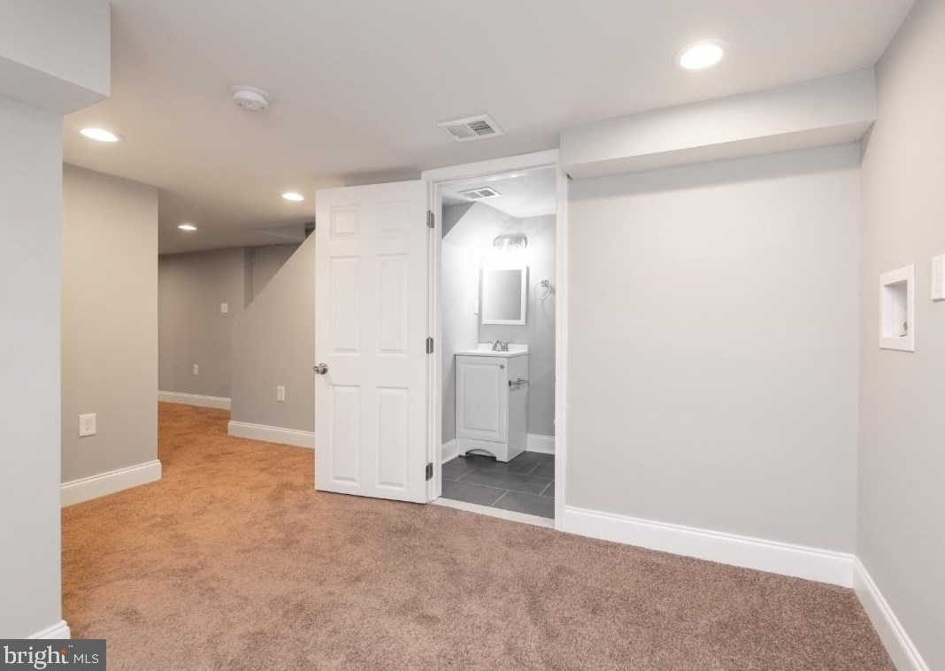 5 Rosedale St, Baltimore MD  21229-3739 exterior