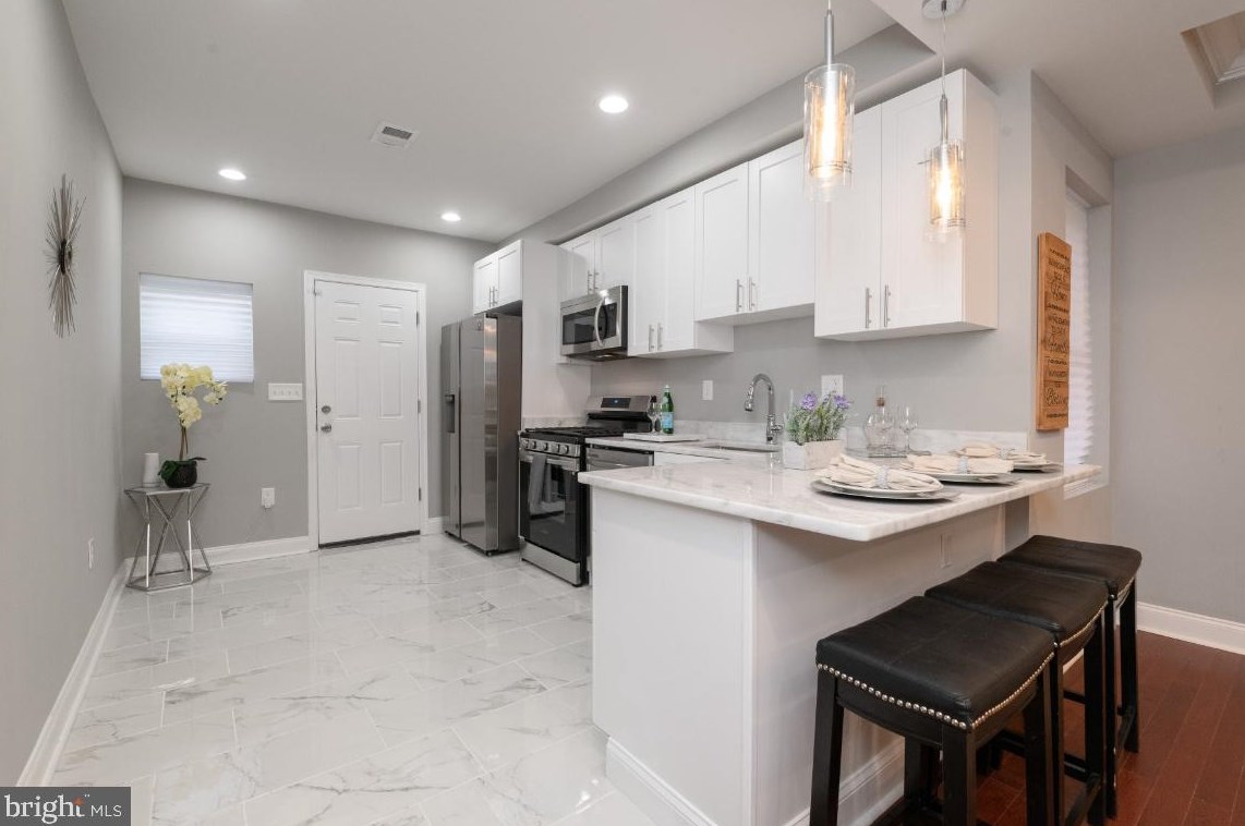 5 Rosedale St, Baltimore MD  21229-3739 exterior