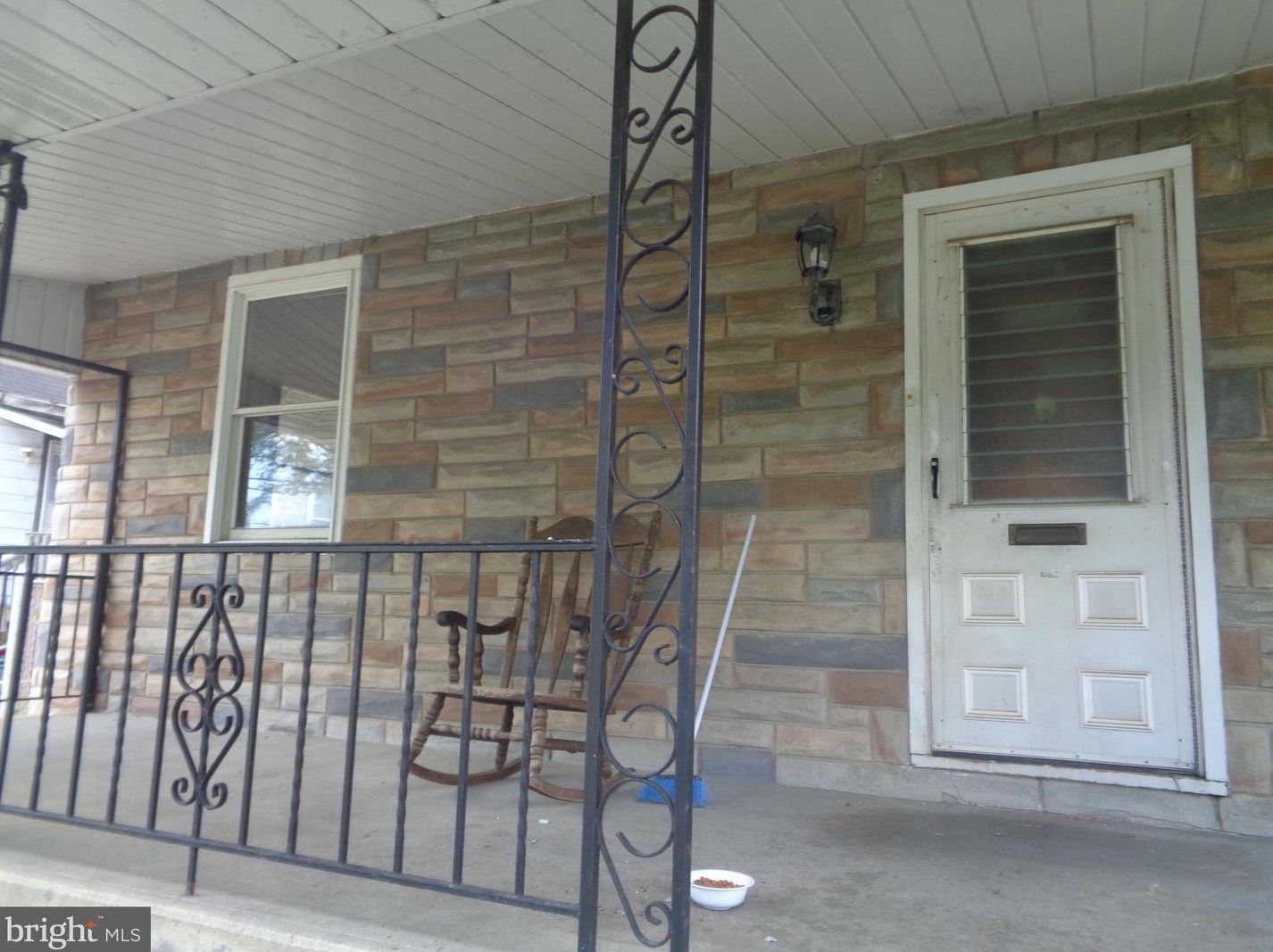7427 School Ln, Baltimore, MD 21222-1836