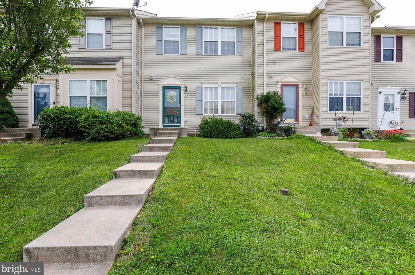 17 Oaksylvan Way, Baltimore, MD 21236-4848