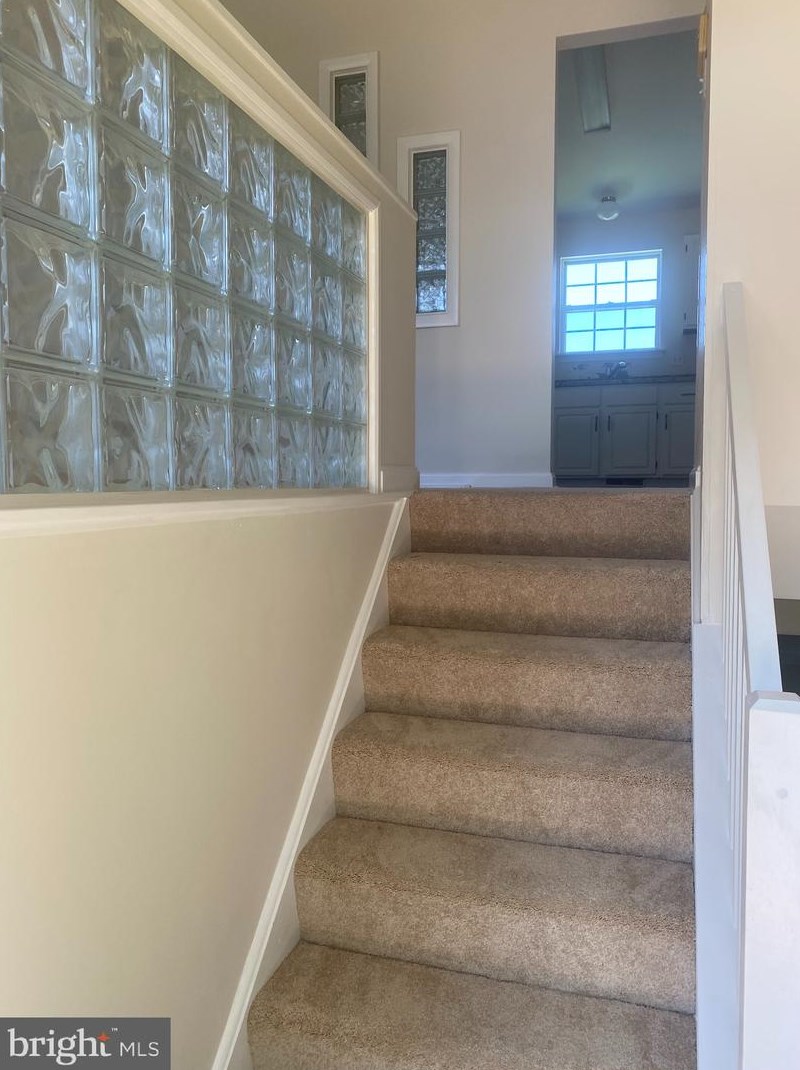 6 Rocky Ln, Baltimore, MD 21208-2366