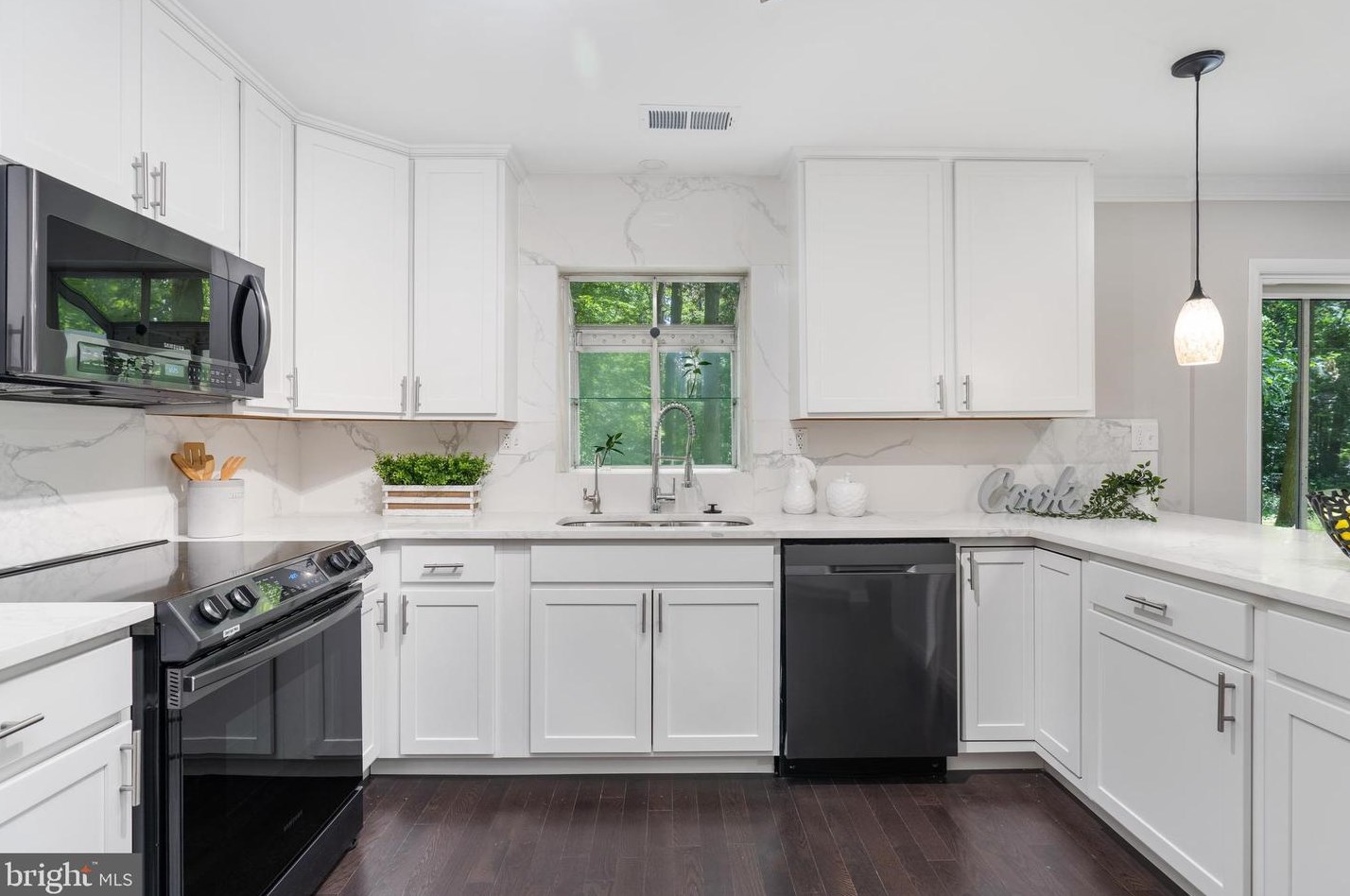 7725 Grasty Rd, Baltimore MD  21208-3404 exterior