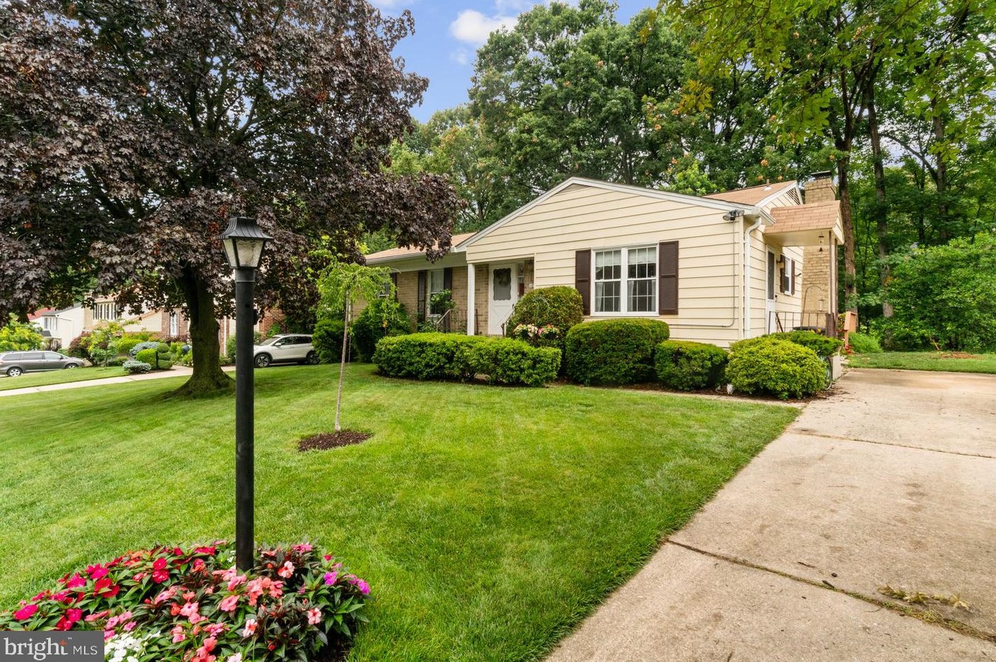 1010 Pleasant Valley Dr, Baltimore, MD 21228-2602