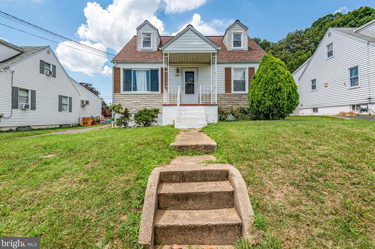 1221 Berk Ave, Baltimore, MD 21237-2933