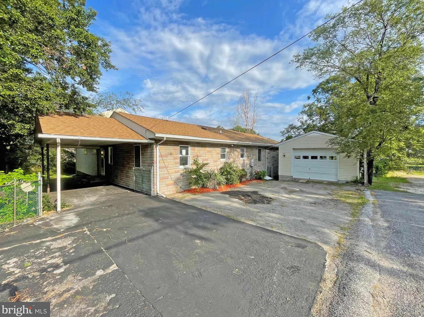 2424 Suncrest Rd, Baltimore, MD 21219-2027