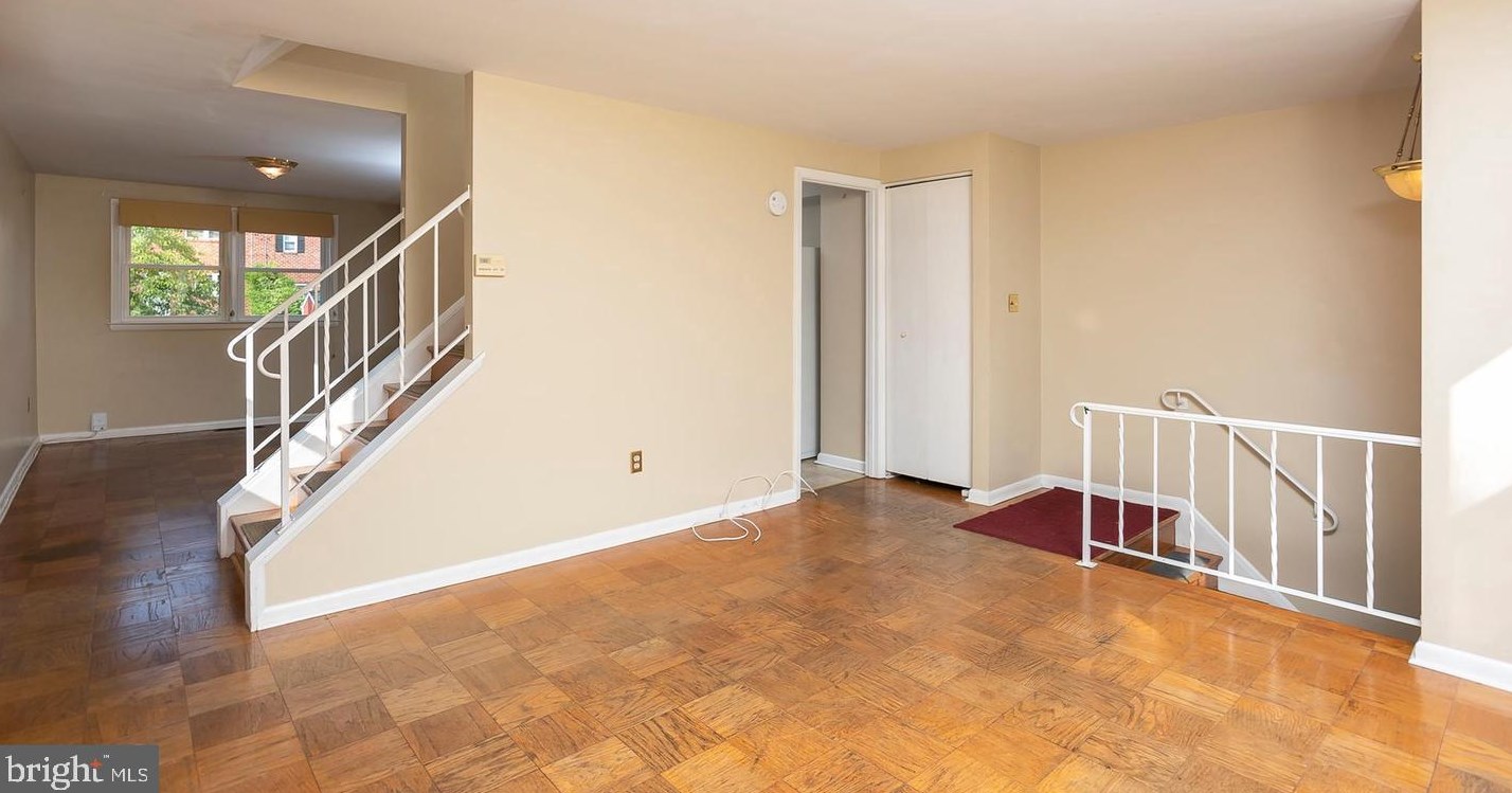 928 Circle Dr, Baltimore MD  21227-2322 exterior