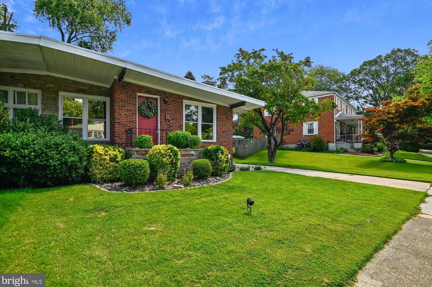 6805 Barnett Rd, Baltimore, MD 21239-1215