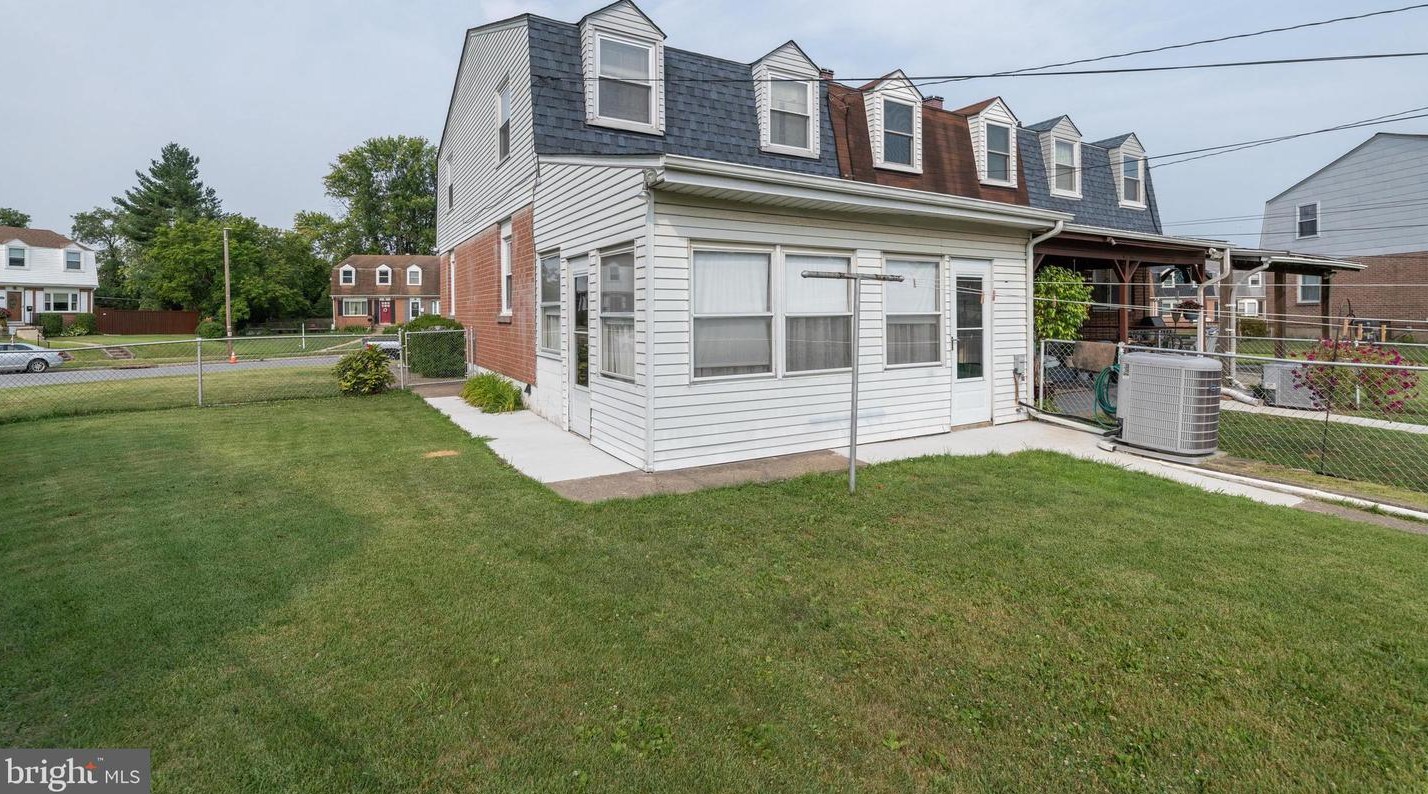 3208 Ryerson Cir, Baltimore MD 21227-4717 exterior