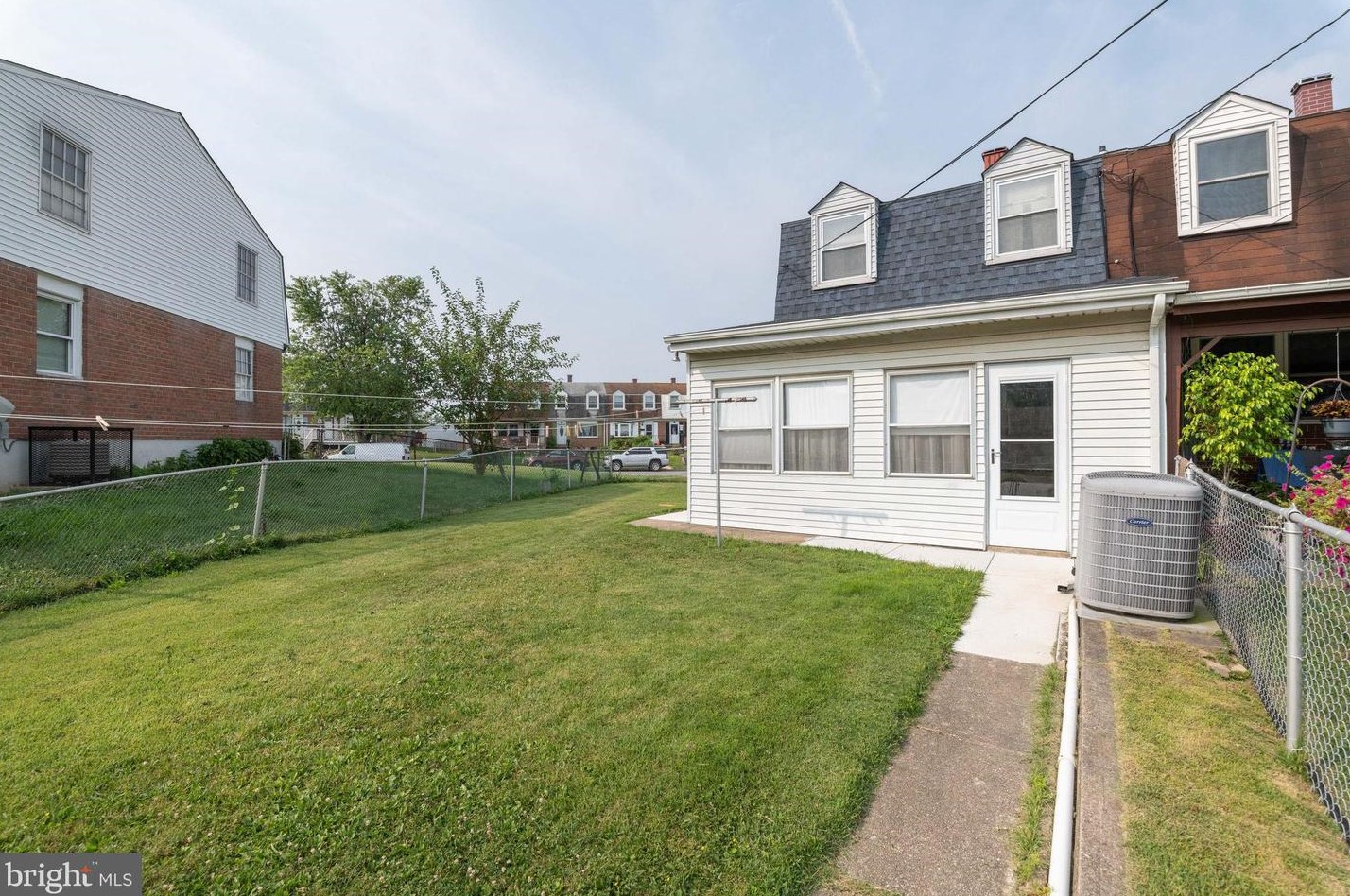 3208 Ryerson Cir, Baltimore MD 21227-4717 exterior