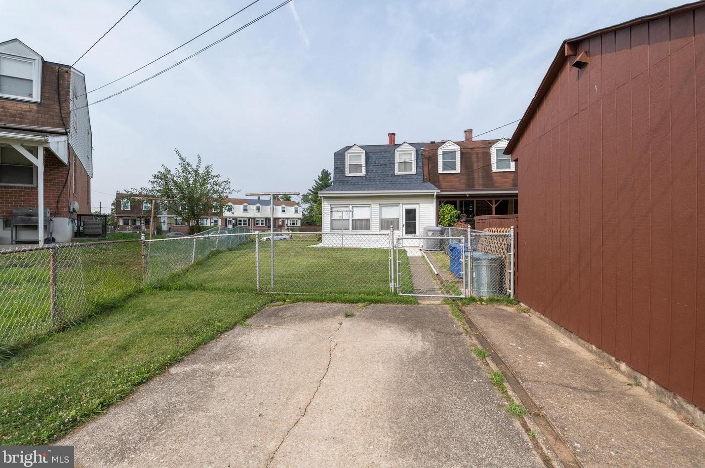 3208 Ryerson Cir, Baltimore MD 21227-4717 exterior