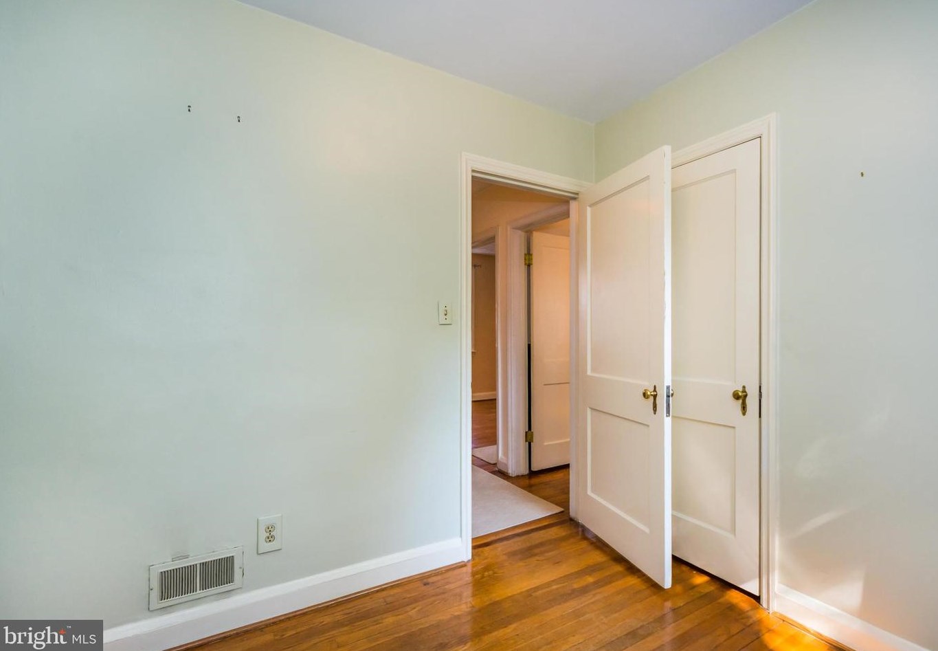 17 Briarwood Rd, Baltimore MD  21228-2002 exterior