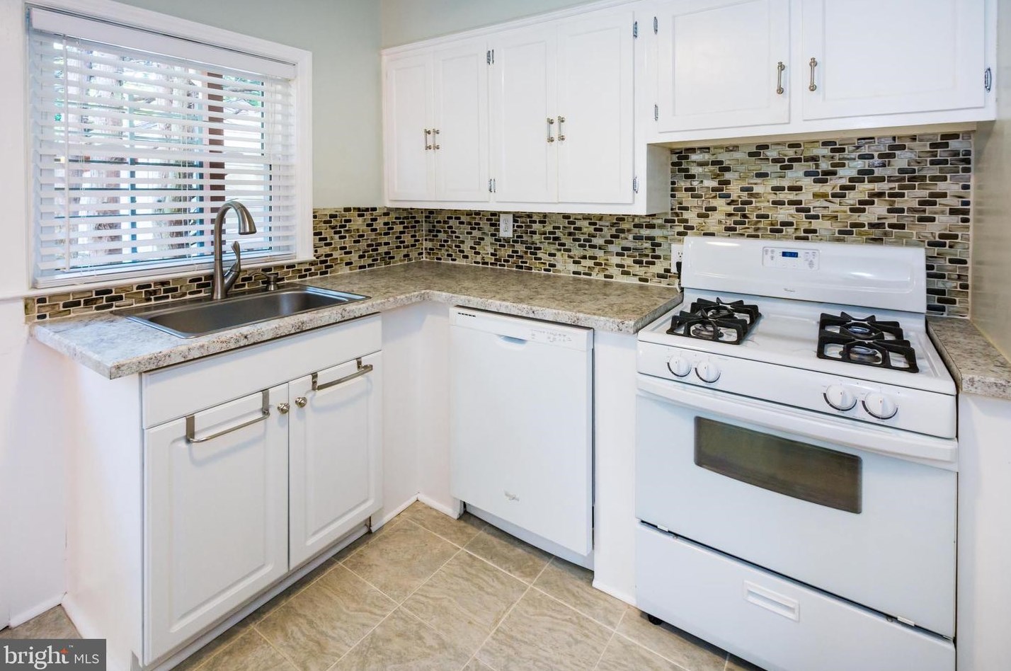 17 Briarwood Rd, Baltimore MD  21228-2002 exterior