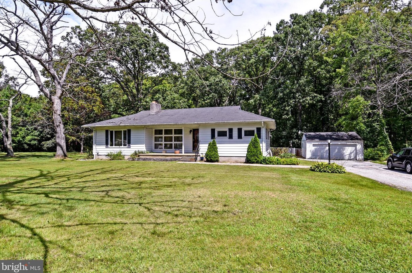 1704 Turkey Point Rd, Baltimore, MD 21221-1731
