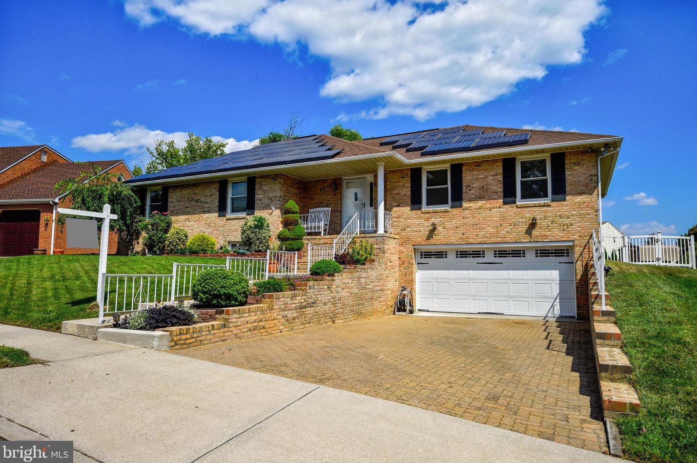 9215 Greenhouse Cir, Baltimore, MD 21236-1760