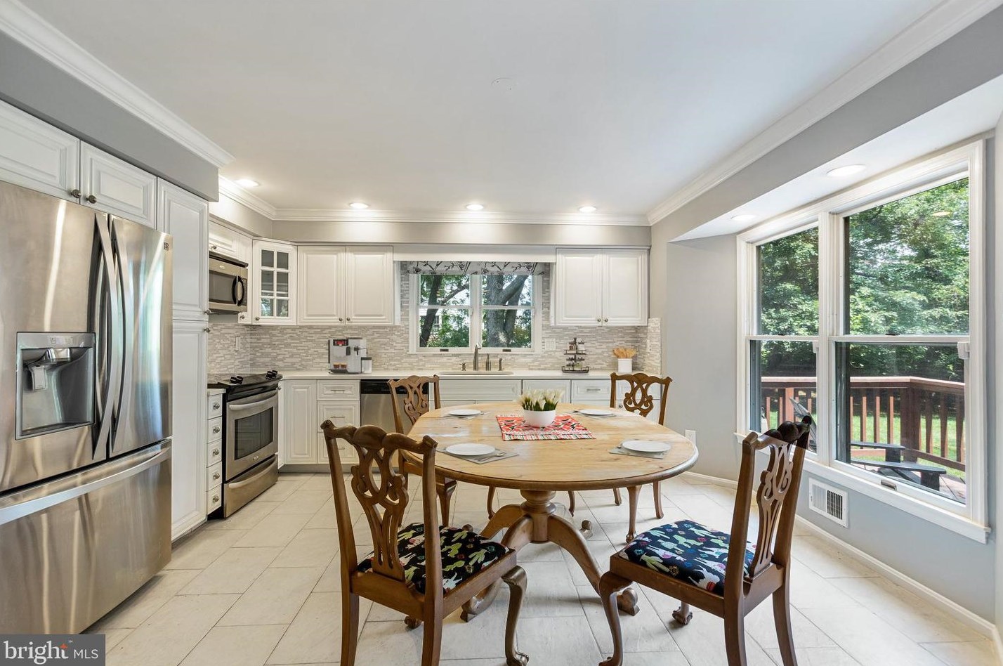 91 River Oaks Cir, Baltimore MD  21208-6356 exterior