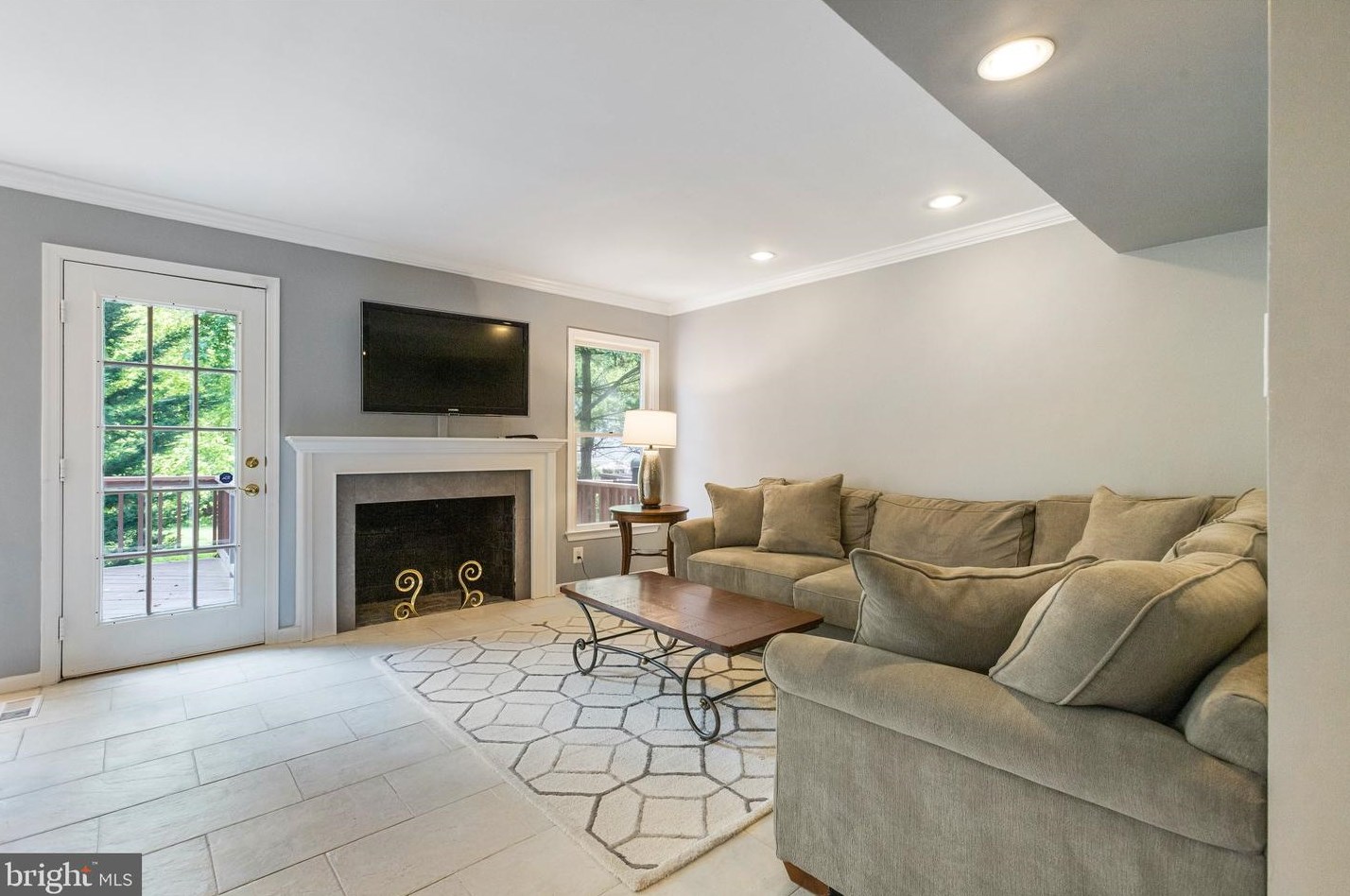 91 River Oaks Cir, Baltimore MD  21208-6356 exterior