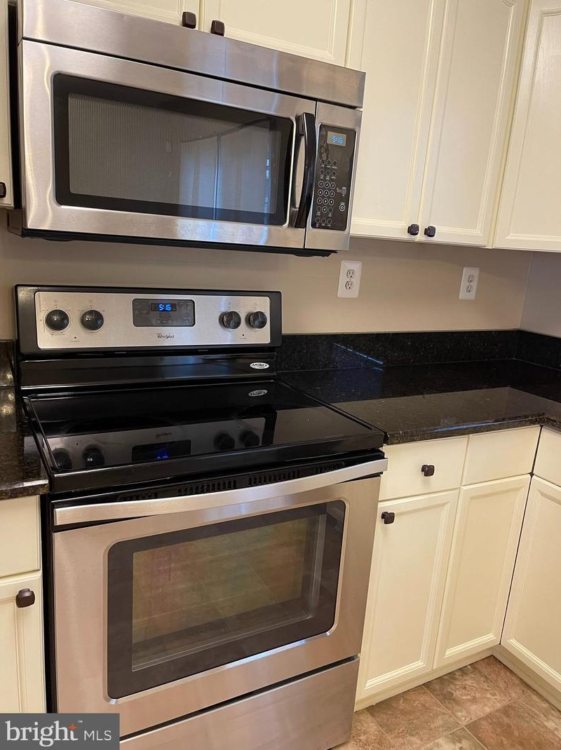 7825 Rolling View Ave, Baltimore, MD 21236
