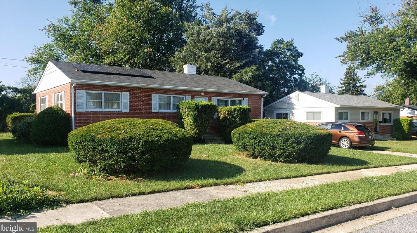 907 Sedgley Rd, Baltimore, MD 21228-1204