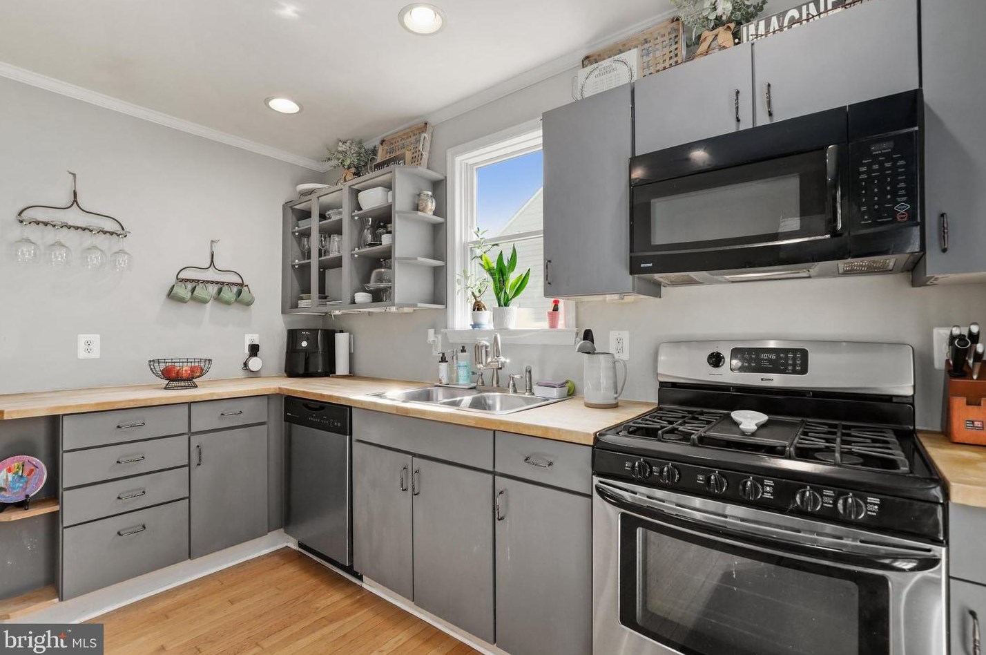 3011 Vermont Ave, Baltimore MD  21227-3743 exterior