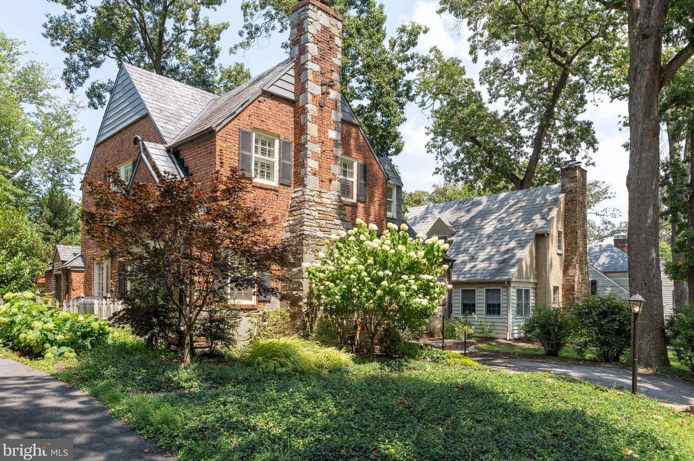 906 Old Oak Rd, Baltimore, MD 21212-1912