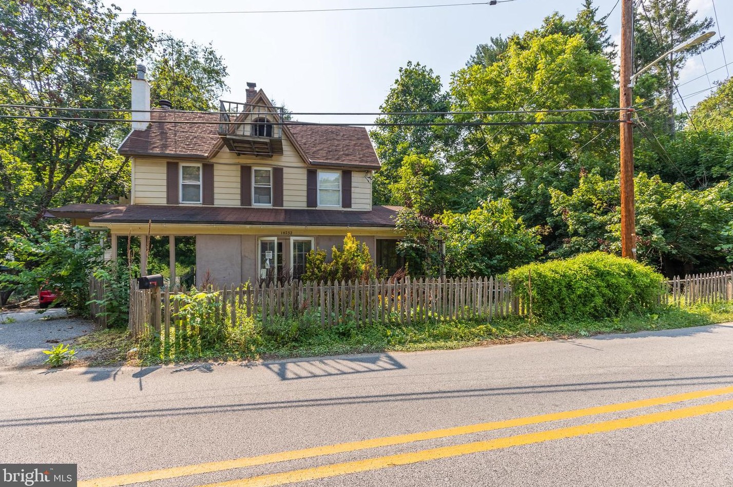 14232 Phoenix Rd, Phoenix, MD 21131-1018
