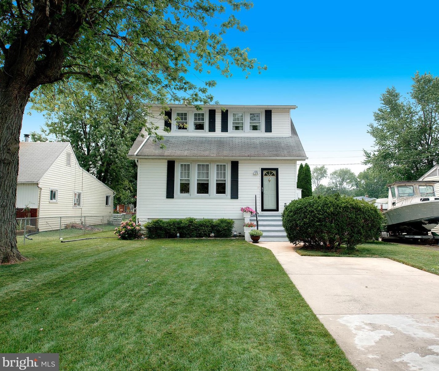 2124 Lodge Forest Dr, Baltimore, MD 21219-2206