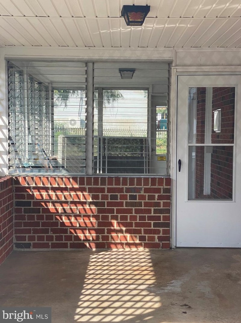 4216 Darleigh Rd, Baltimore MD  21236-2410 exterior