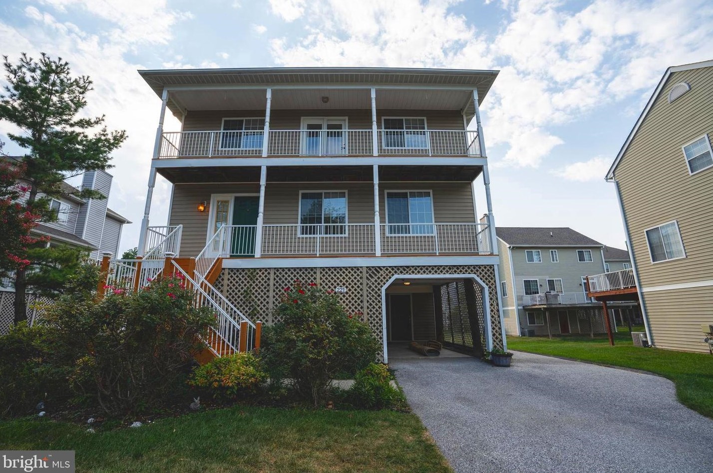 221 Mariners Point Dr, Baltimore, MD 21220-5608