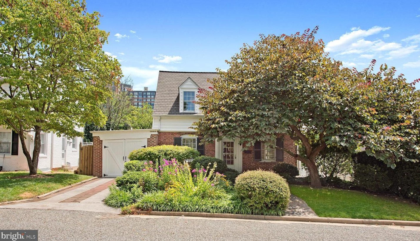 223 Bosley Ave, Baltimore, MD 21204-4312