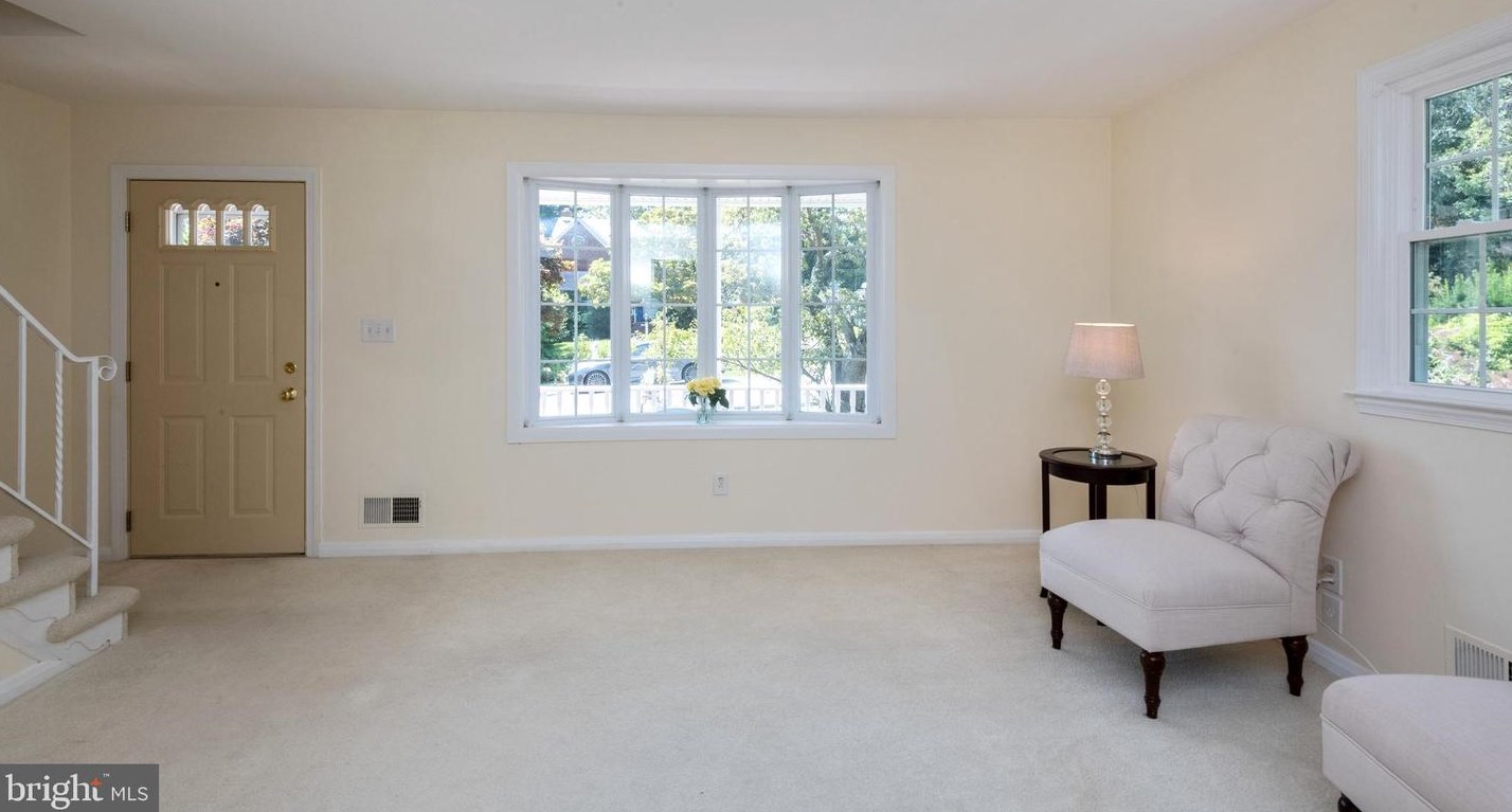 6507 Old Orchard Rd, Baltimore, MD 21239-1604