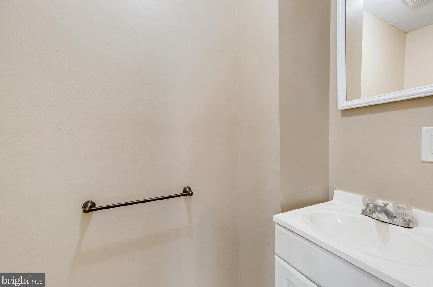 216 Colgate Ave, Baltimore MD  21222-4210 exterior