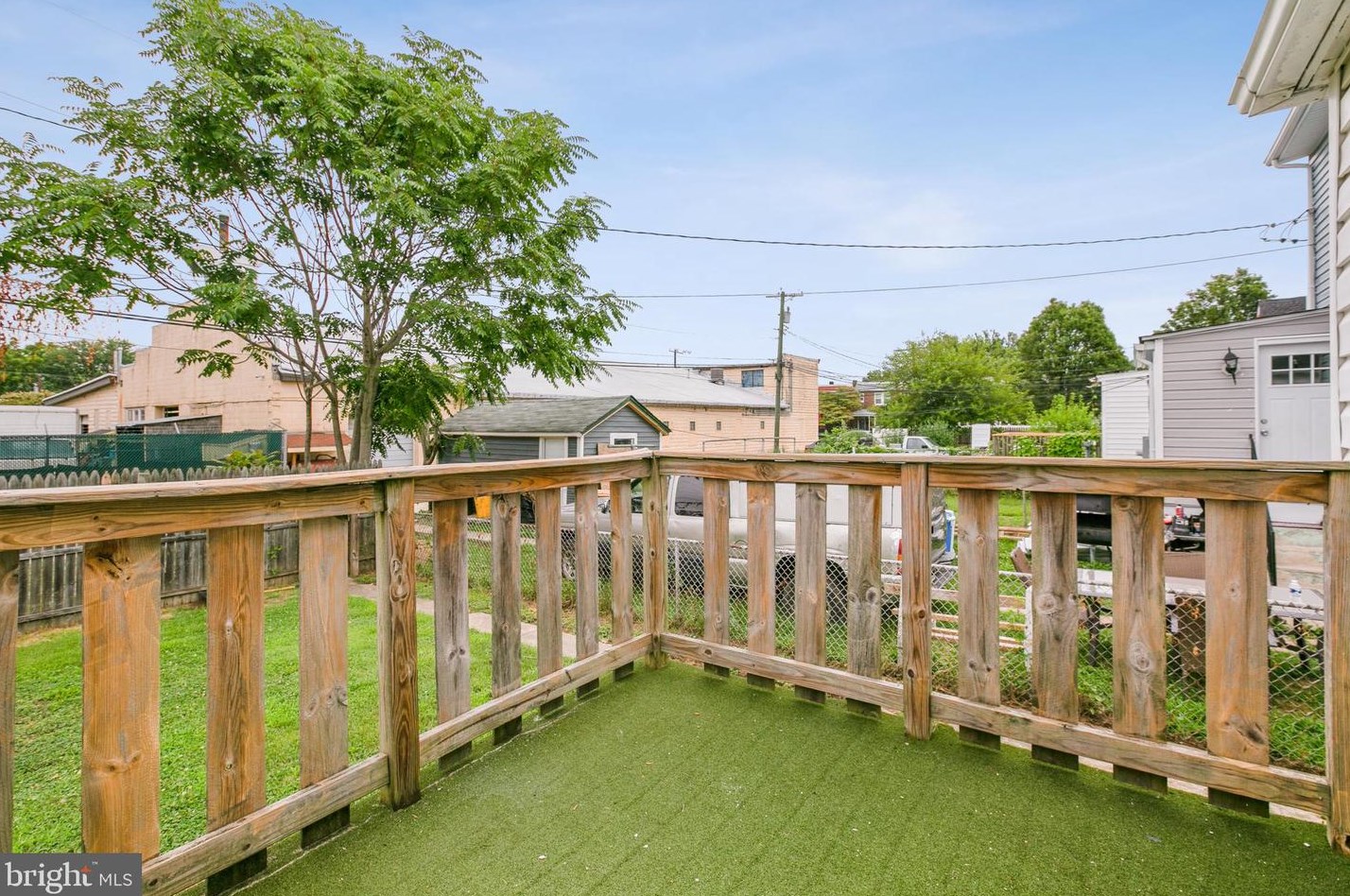 216 Colgate Ave, Baltimore MD  21222-4210 exterior