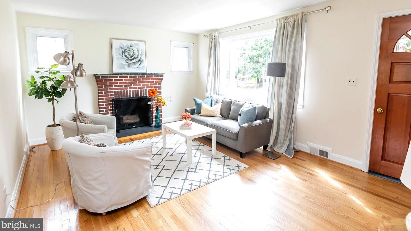 615 Round Oak Rd, Baltimore, MD 21204-3867