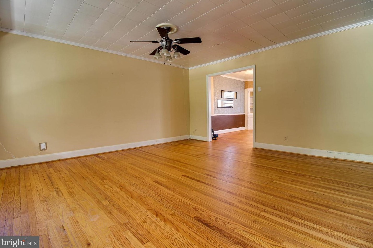 17 Symington Ave, Baltimore, MD 21228-2006