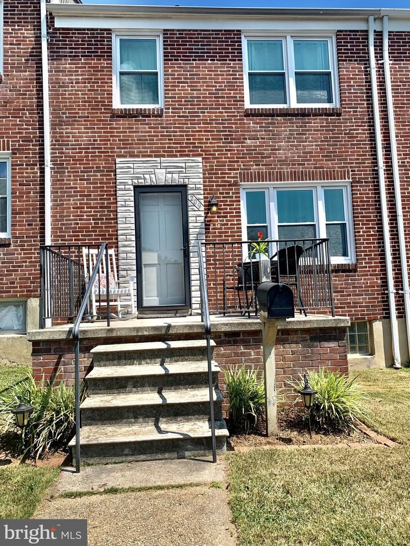 209 Medwick Garth, Baltimore, MD 21228-1940